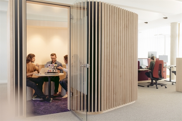 dmTECH GmbH: In unserer Unternehmenszentrale findest Du helle Büroflächen …