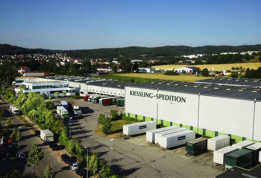 Donau-Speditions-Gesellschaft Kiessling mbH & Co. KG: Hier wirst du arbeiten - Unser Logistikzentrum in Regenstauf