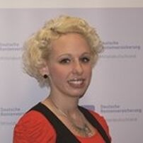 Jennifer - Absolventin des Dualen Studiums bei der DRV Mitteldeutschland Jennifer - Absolventin des Dualen Studiums bei der DRV Mitteldeutschland
