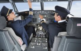 Zwei Piloten im Cockpit