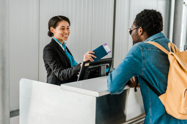 Reisedokumente kontrollieren Reisedokumente kontrollieren