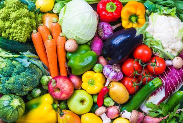 Fachkräfte für Fruchtsafttechnik verarbeiten frisches Obst und Gemüse Fachkräfte für Fruchtsafttechnik verarbeiten frisches Obst und Gemüse
