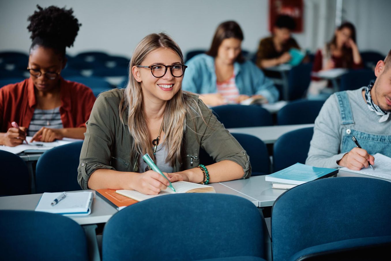 Studierende macht ein Duales Lehramtsstudium