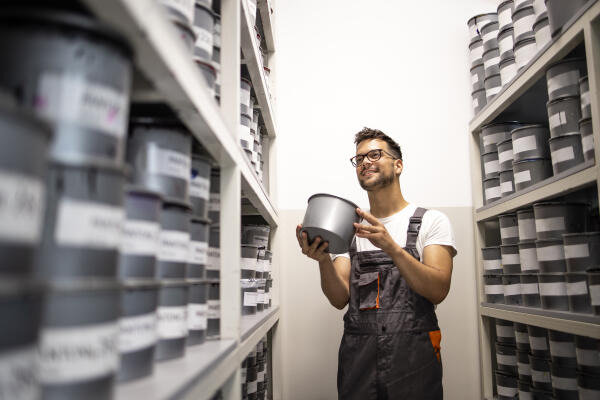 Bauten- und Objektbeschichter wa¨hlt Farben aus Bauten- und Objektbeschichter wa¨hlt Farben aus