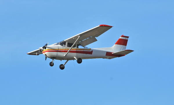 Leichtflugzeugbauer stellen kleinere Flugzeuge her Leichtflugzeugbauer stellen kleinere Flugzeuge her