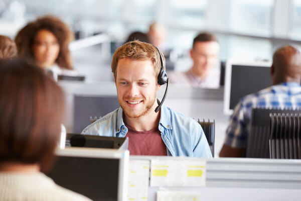 Fremdsprachenkorrespondent telefoniert Fremdsprachenkorrespondent telefoniert
