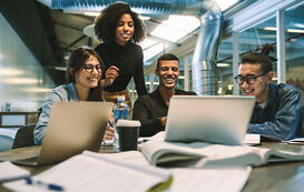 Repräsentativität – Gruppe von Studenten plant Studie Repräsentativität – Gruppe von Studenten plant Studie