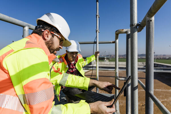 Arbeiten auf Wasserbaustellen