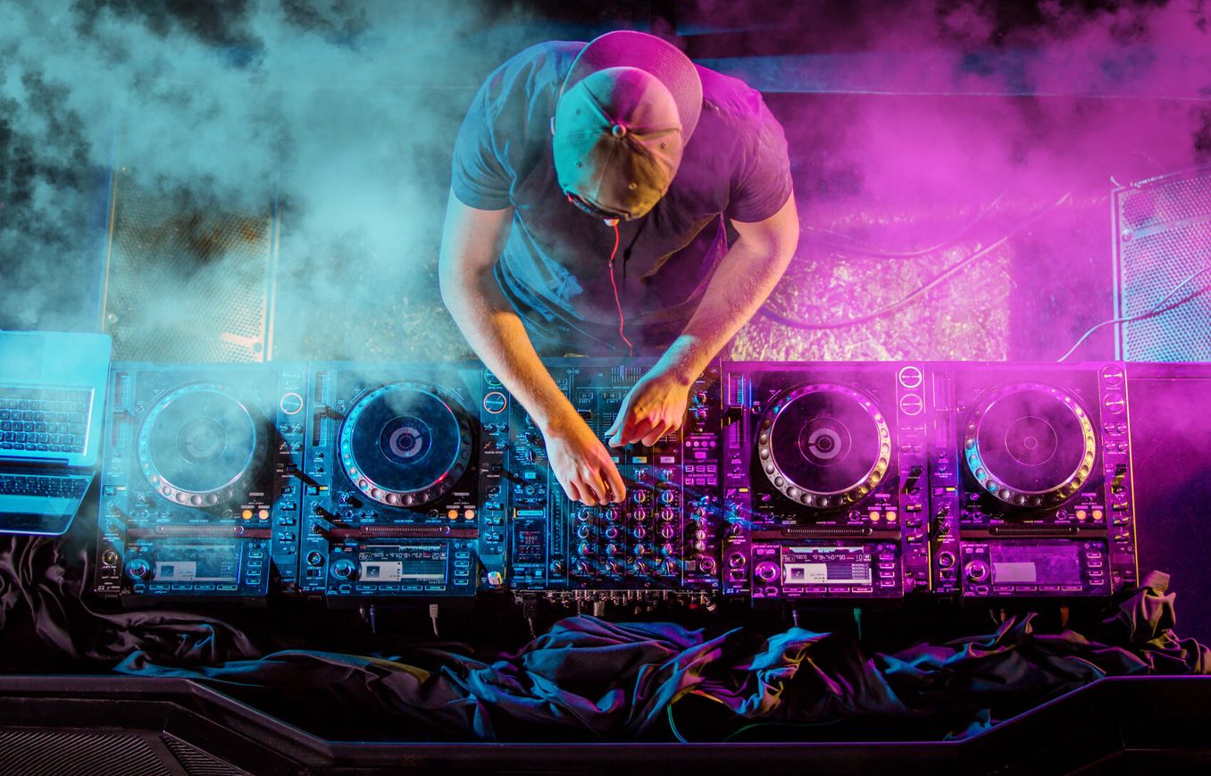 DJ.jpg