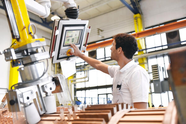 Produktionsanlagen kontrollieren Produktionsanlagen kontrollieren
