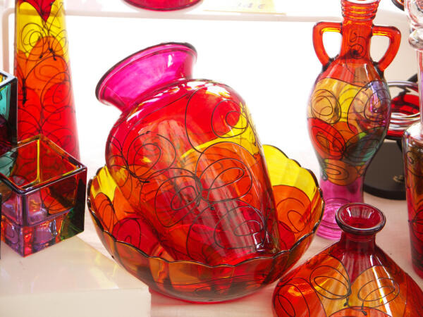 Glasveredler veredeln Vasen und Gefa¨ße