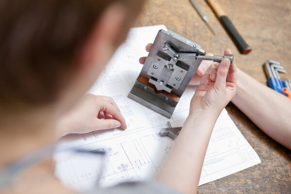 Bauteile untersuchen Bauteile untersuchen