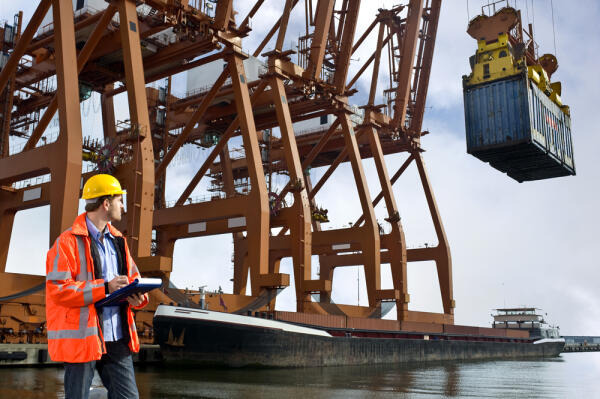 Die Ent- und Beladung von Schiffen überwachen Die Ent- und Beladung von Schiffen überwachen