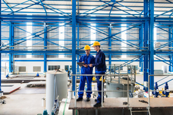 Arbeit in Werkhallen Arbeit in Werkhallen