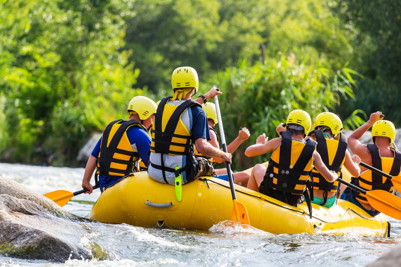 Erlebnispaedagoge beim Rafting