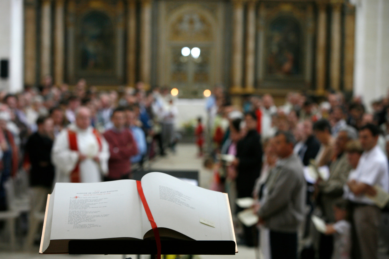 Pastoralreferenten lesen im Gottesdienst vor Pastoralreferenten lesen im Gottesdienst vor