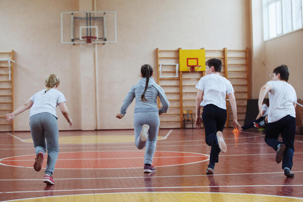 Schüler Wettrennen im Sportunterricht Schüler Wettrennen im Sportunterricht