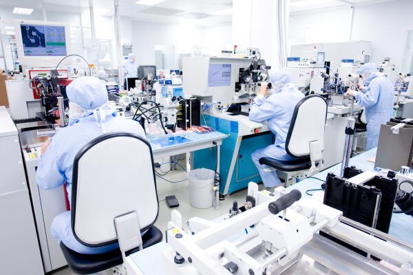 Medizinische Sektions- und Präparationsassistenten arbeiten z. T. in Labors Medizinische Sektions- und Präparationsassistenten arbeiten z. T. in Labors
