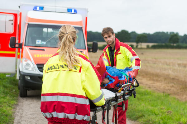 Seelsorger helfen an Unfallorten Seelsorger helfen an Unfallorten