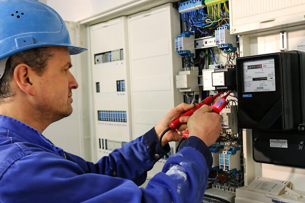 Elektrotechnische Schaltung prüfen Elektrotechnische Schaltung prüfen
