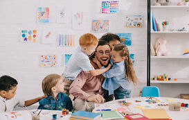 Duales Studium Sozialpädagogik – Sozialpädagoge bei der Arbeit Duales Studium Sozialpädagogik – Sozialpädagoge bei der Arbeit