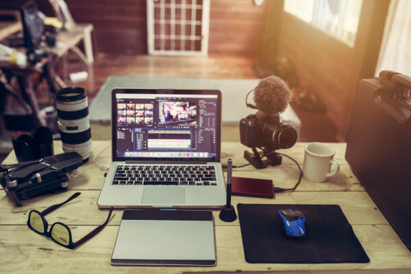Software zur Bearbeitung von Fotos und Videos Software zur Bearbeitung von Fotos und Videos