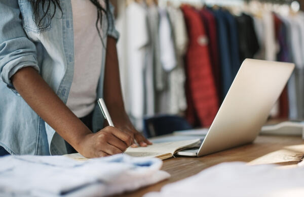 Merkmale der Produkte für den Onlineshop erfassen Merkmale der Produkte für den Onlineshop erfassen