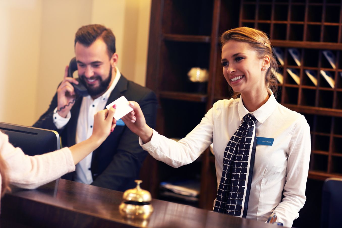 Hotelkauffrau bei der Arbeit