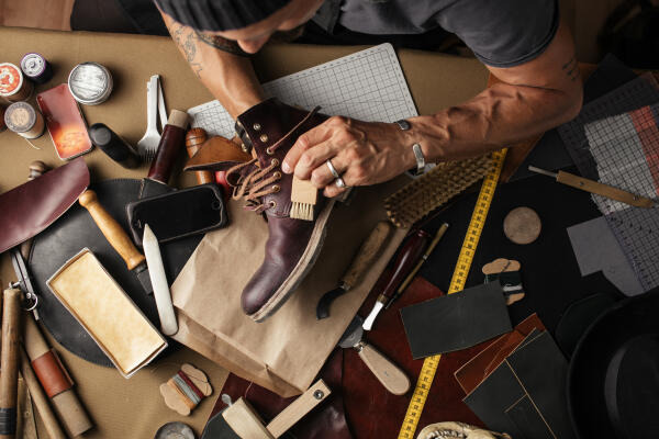 Reparatur und Optimierung von Schuhen Reparatur und Optimierung von Schuhen