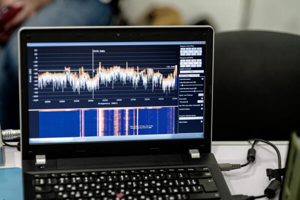 Programm zur Spektralanalyse Programm zur Spektralanalyse
