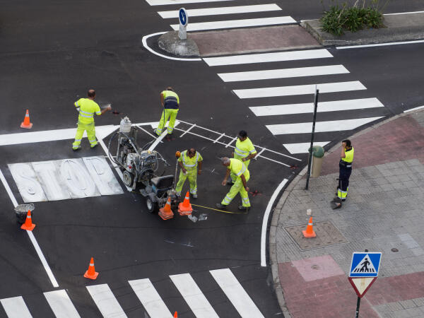 Straßenwärter bei der Arbeit