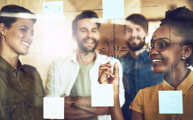 Studienga¨nge mit Mathe – Studierende suchen die Lo¨sung einer schweren Aufgabe Studienga¨nge mit Mathe – Studierende suchen die Lo¨sung einer schweren Aufgabe