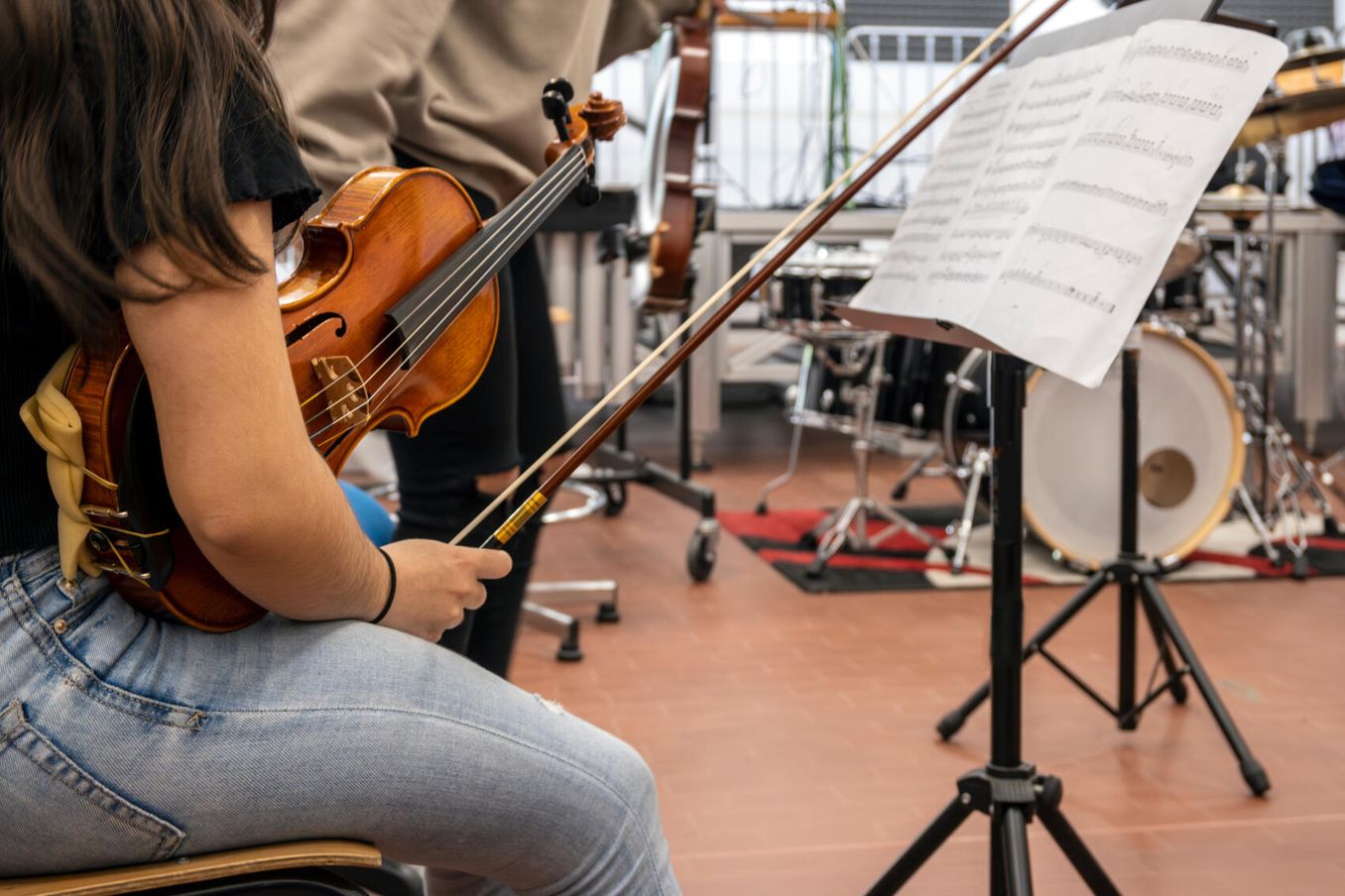 Musiker arbeiten in Musikschulen