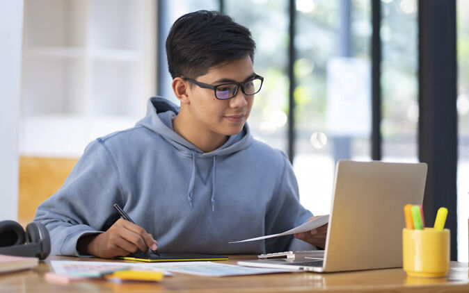 GMAT – junger Bewerber macht den Test GMAT – junger Bewerber macht den Test