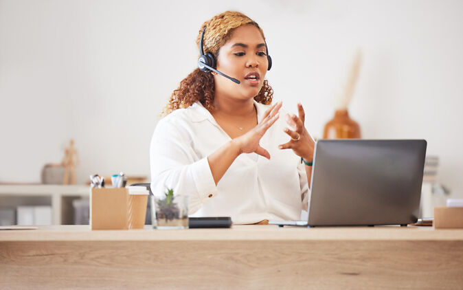 Resilienz – Frau lässt sich nicht unnötig stressen Resilienz – Frau laesst sich nicht unnoetig stressen