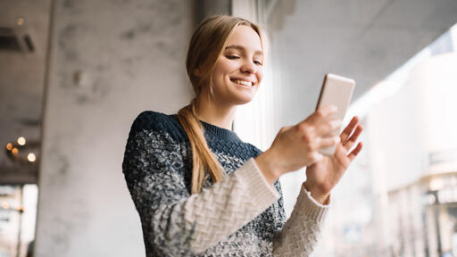 Studentin im Bank- und Versicherungswirtschaft Studium Studentin im Bank- und Versicherungswirtschaft Studium
