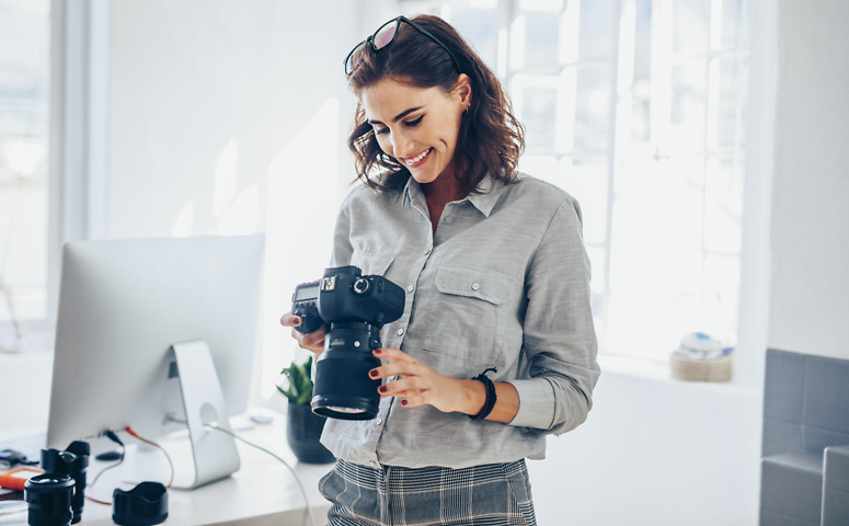 Fotografin beim fotografieren