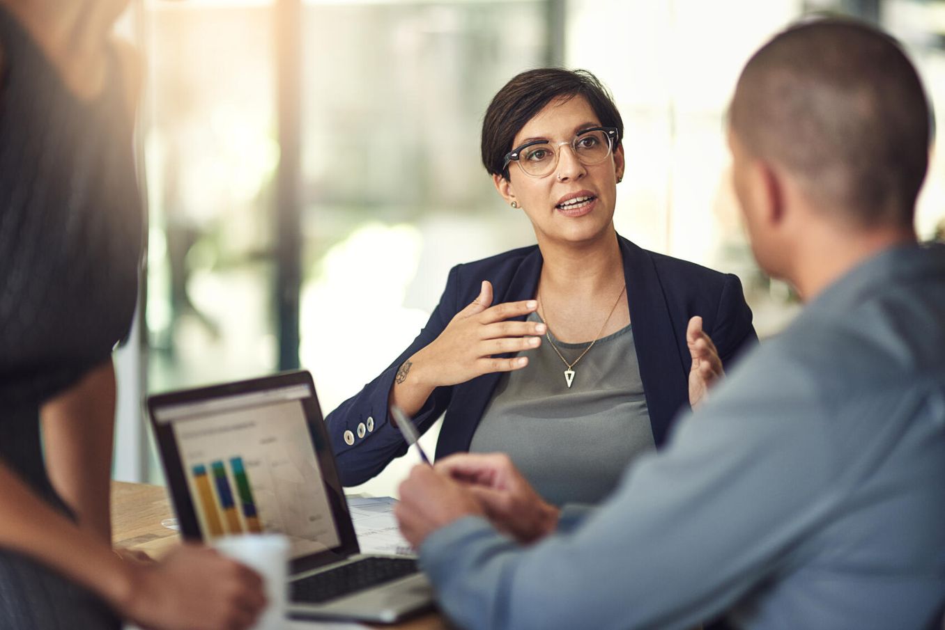 Data Science Einstiegsgehalt – Managerin im Meeting