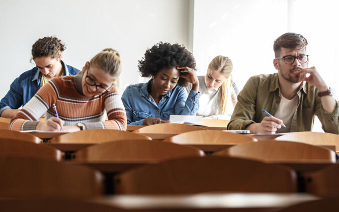 Studierende absolvieren TMS Studierende absolvieren TMS