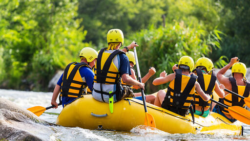 Erlebnispädagoge beim Rafting Erlebnispaedagoge beim Rafting