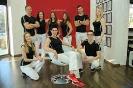 aboutus_341n4bk679a70_uvh6_272_181.jpg