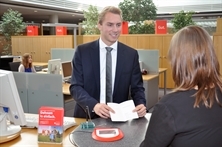 Schnupper einfach mal rein bei der Sparkasse ...