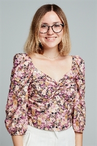 Laura (22), Mediengestalterin Digital und Print