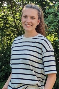 Klara (20), Kauffrau für Marketingkommunikation