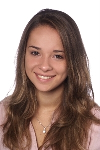 Louisa (20), Kauffrau für Versicherungen und Finanzen