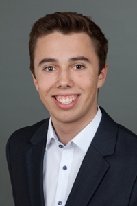 Alexander (20), Kaufmann für Büromanagement