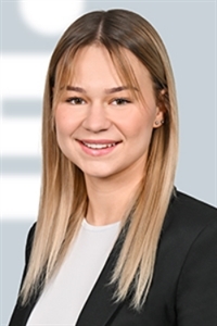 Lilian (20), Bankkauffrau
