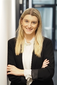 Celine Kauffrau für Büromanagement