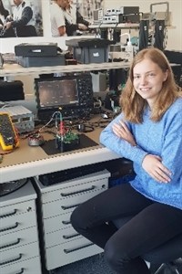 Regina (20), Elektro- und Informationstechnik