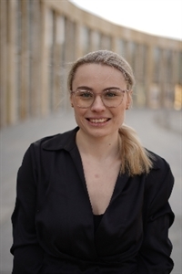 Svenja (25), Steuerverwaltung